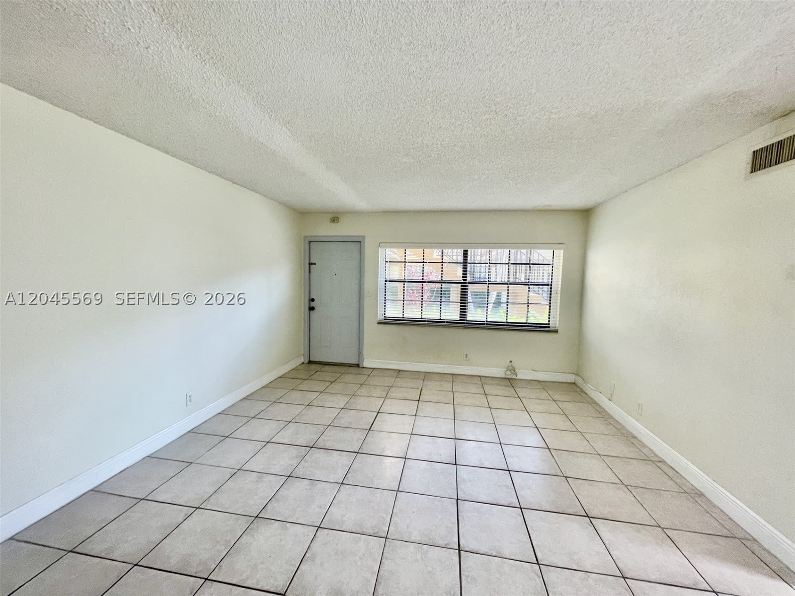 2642 Riverside Dr – photo 5