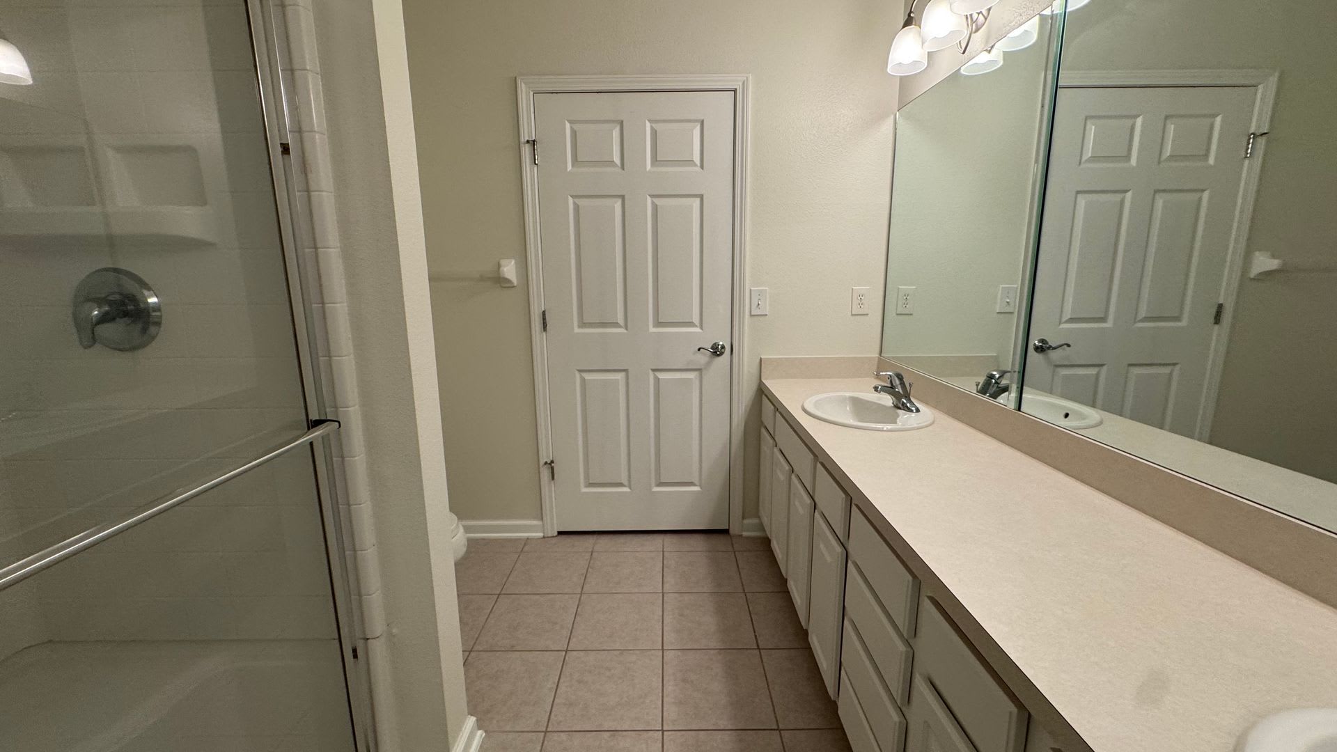 2BR 4th Floor Condo Near St. Johns Town Center. Gated Community. Balcony & Elevator Access! – photo 3