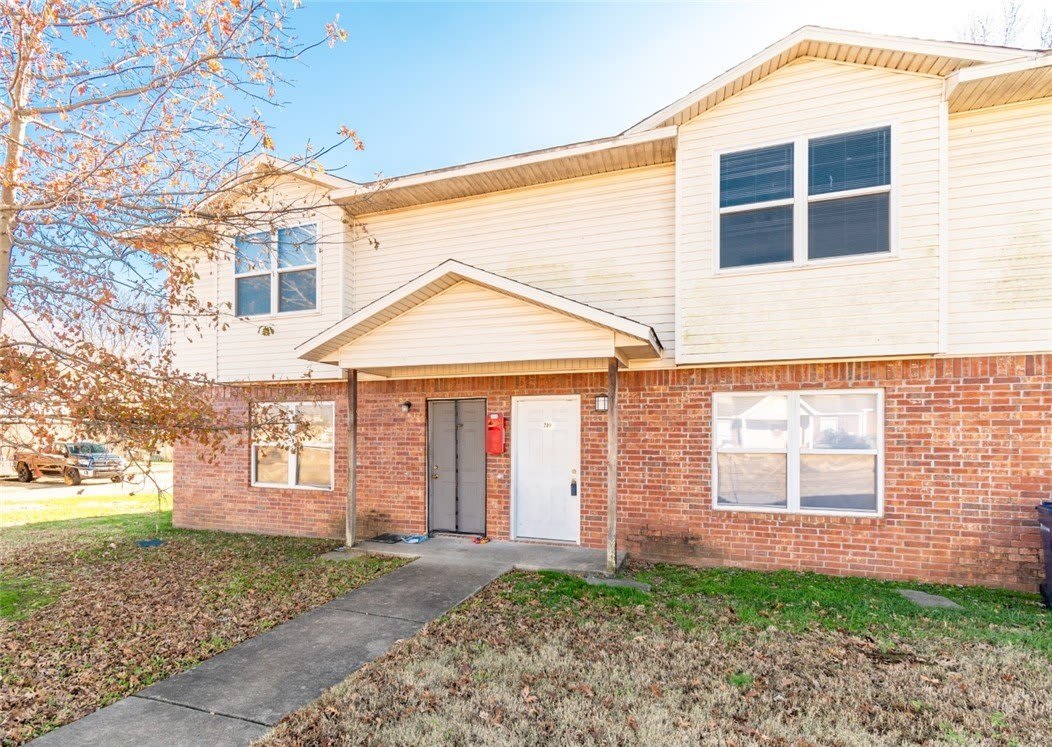 210 Meadow Court – photo 1