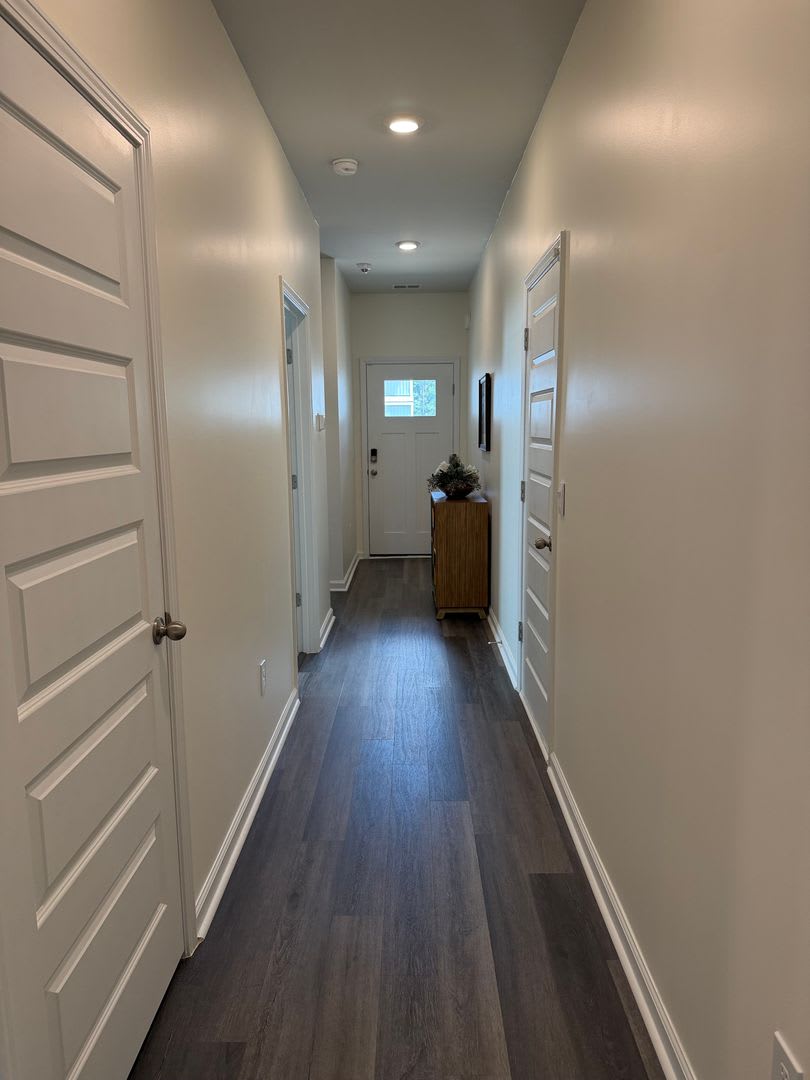 Adorable Ranch Style Home with Fenced Backyard! (Unfurnished) – photo 2