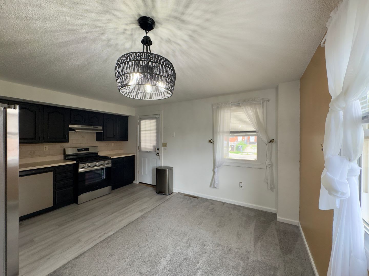Charming 2 Bedroom/2 Bathroom Townhome in Dundalk, MD! – photo 4