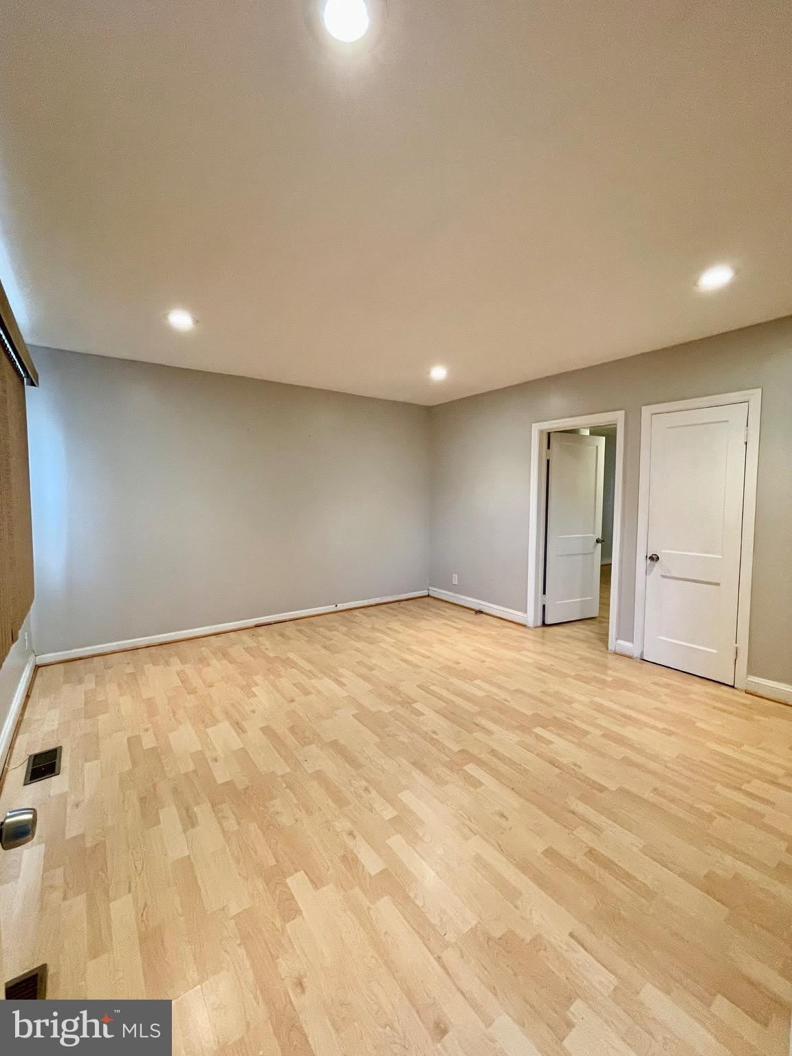 2914 CLEARVIEW Avenue – photo 5