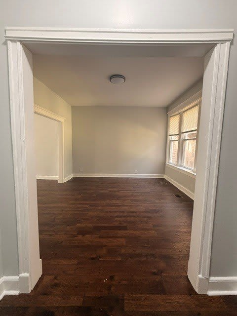 916 W 68th Street – photo 2