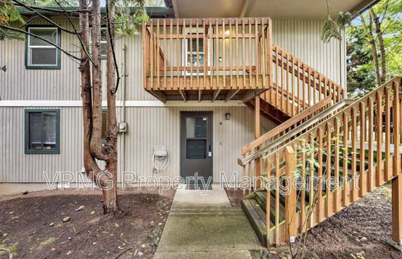 1504 NE 72nd St – photo 4