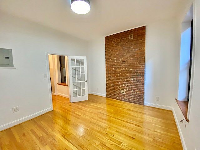 306 E 11Th St Apt 4C – photo 4