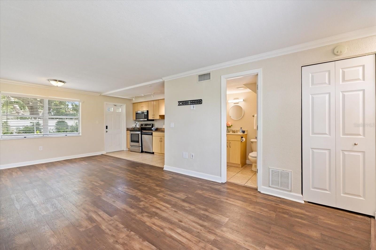 960 HIGHLAND Street – photo 5