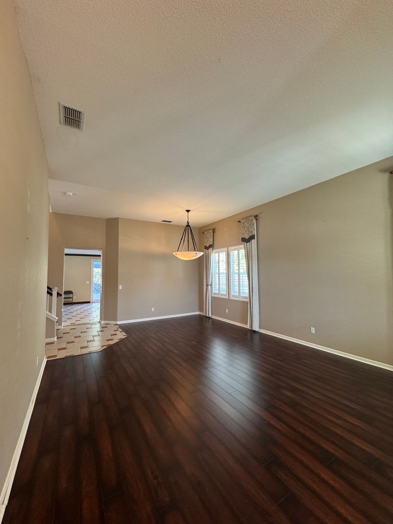 Custom-Built Home near Paradise Valley Golf Course – photo 2