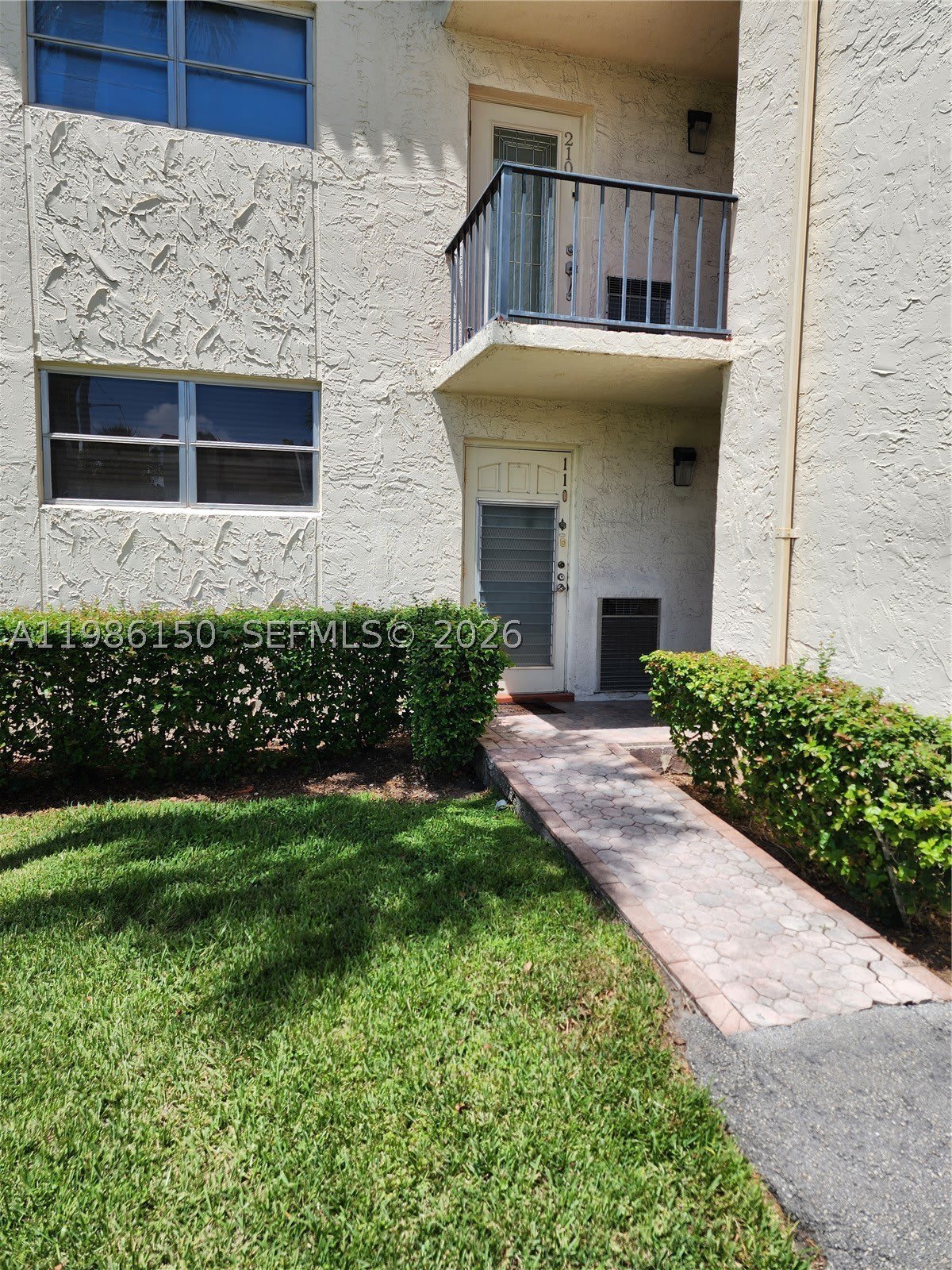 681 S Hollybrook Dr – photo 1