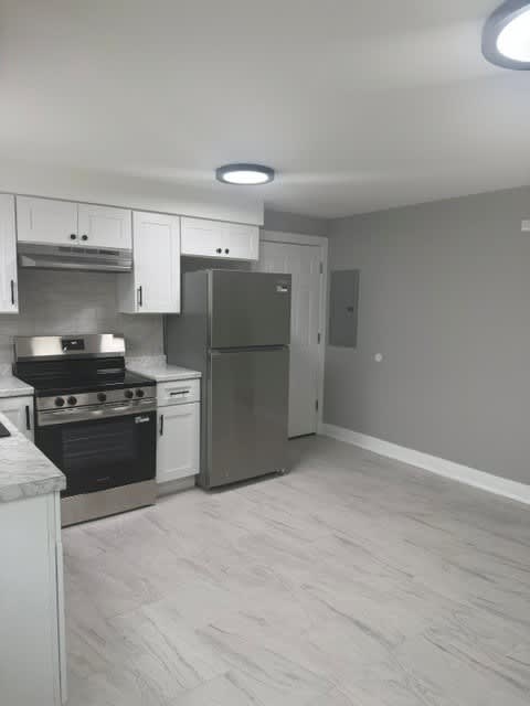843 W 123rd St – photo 4
