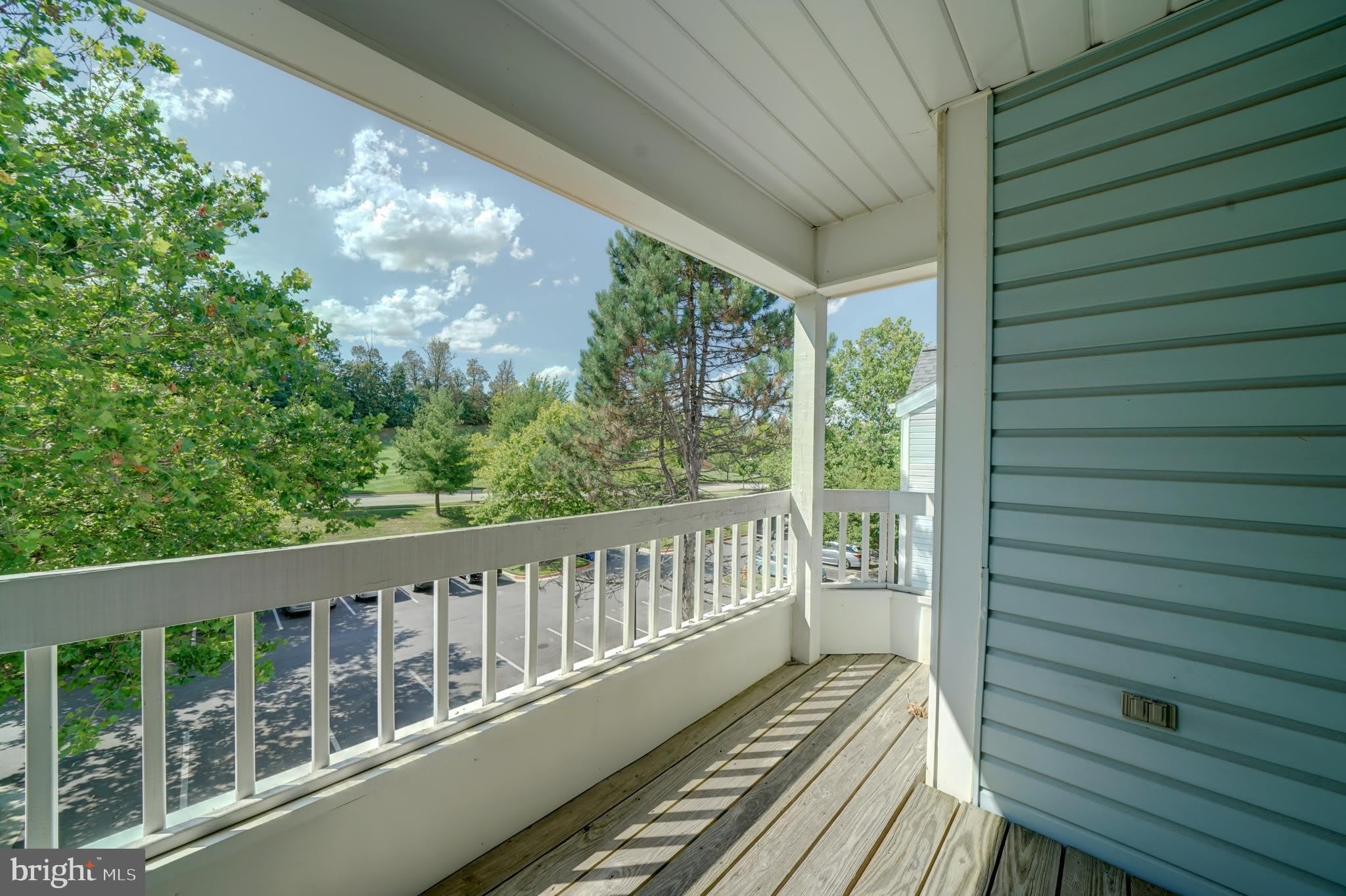 8393 MONTGOMERY RUN Road – photo 4