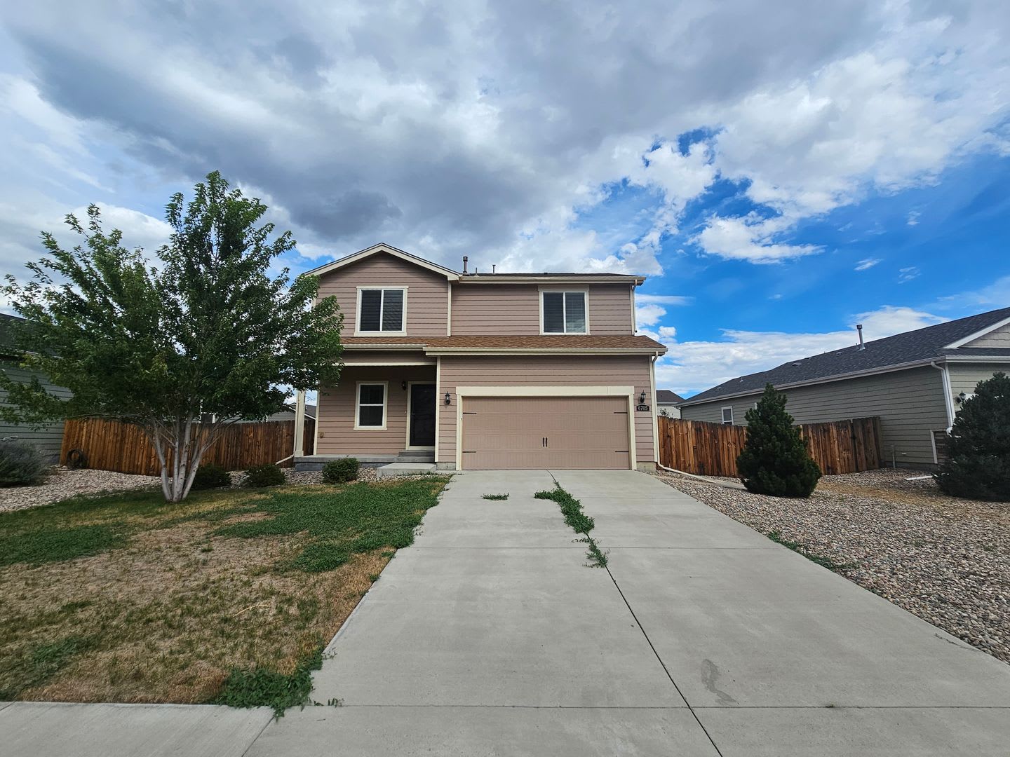 Well-maintained 3-bedroom, 3-bathroom in Lorson Ranch! – photo 1