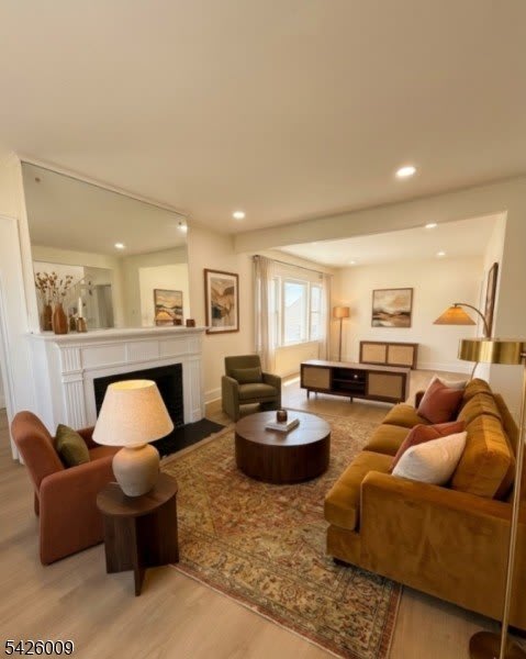1580 Summit Ave – photo 2