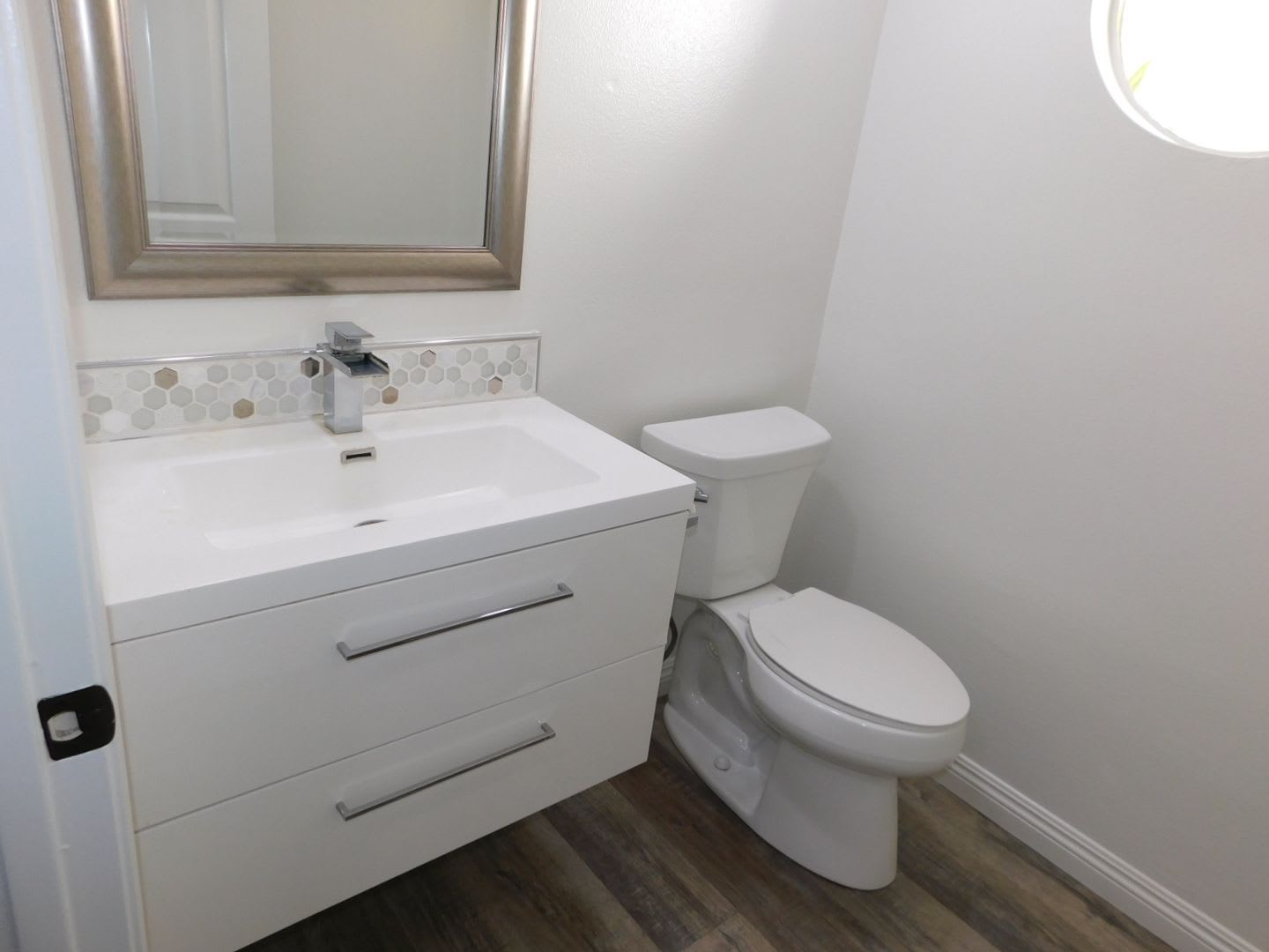 Gated Lake community 2 bed, 2.5 bath home. – photo 3