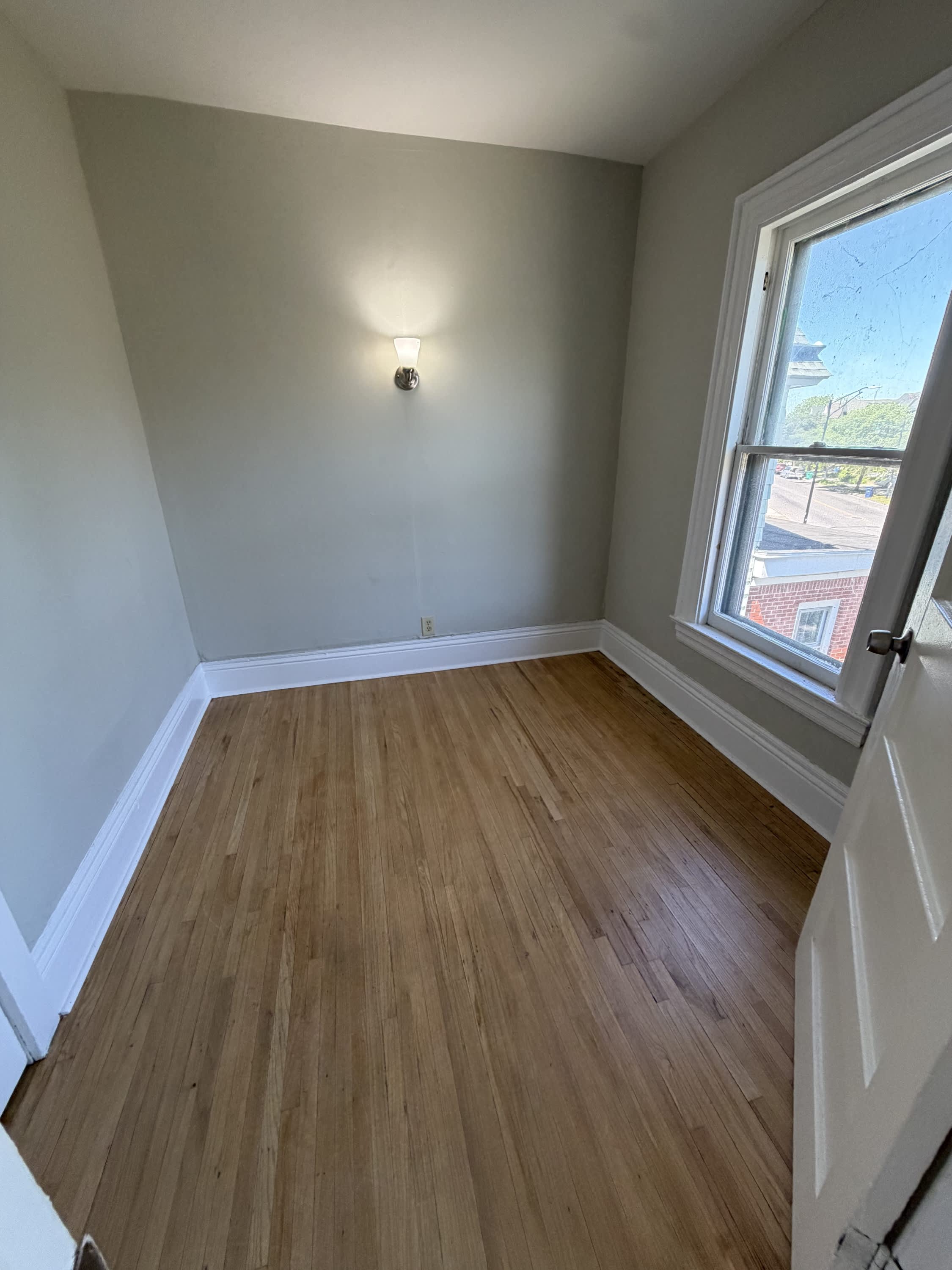 411 W. Ferry StreetUnit 3 (Upper Front) – photo 5