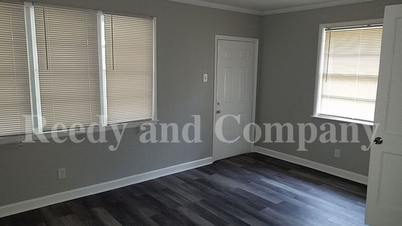 893 Linwood Rd – photo 2