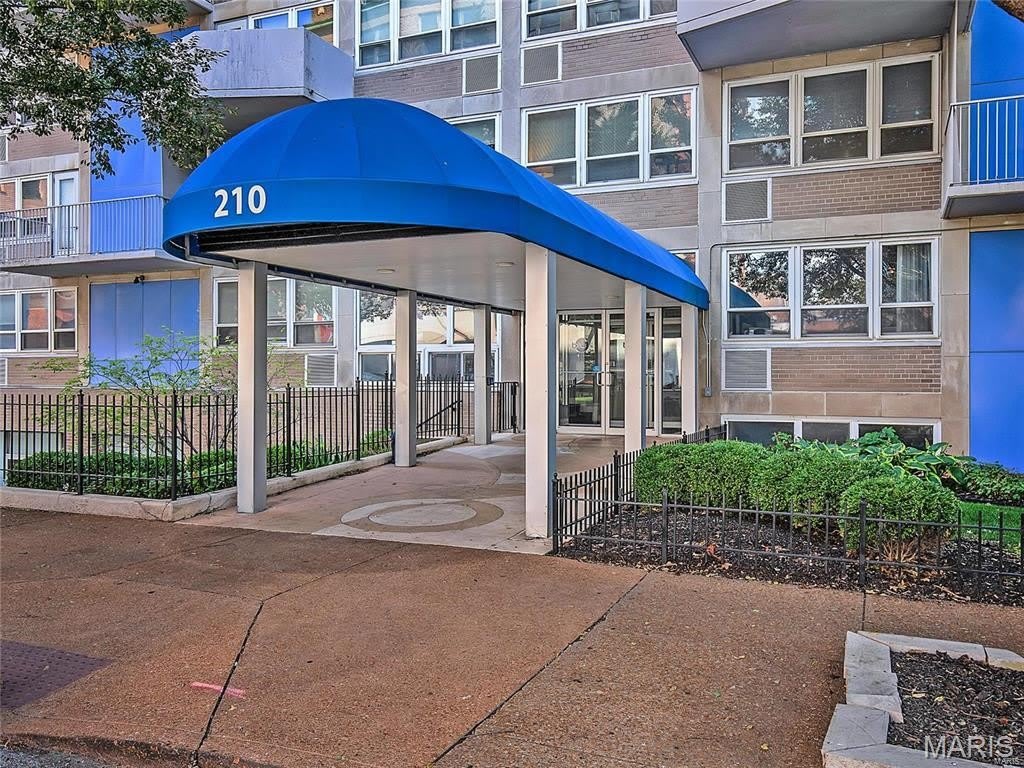 210 N 17th Street – photo 1