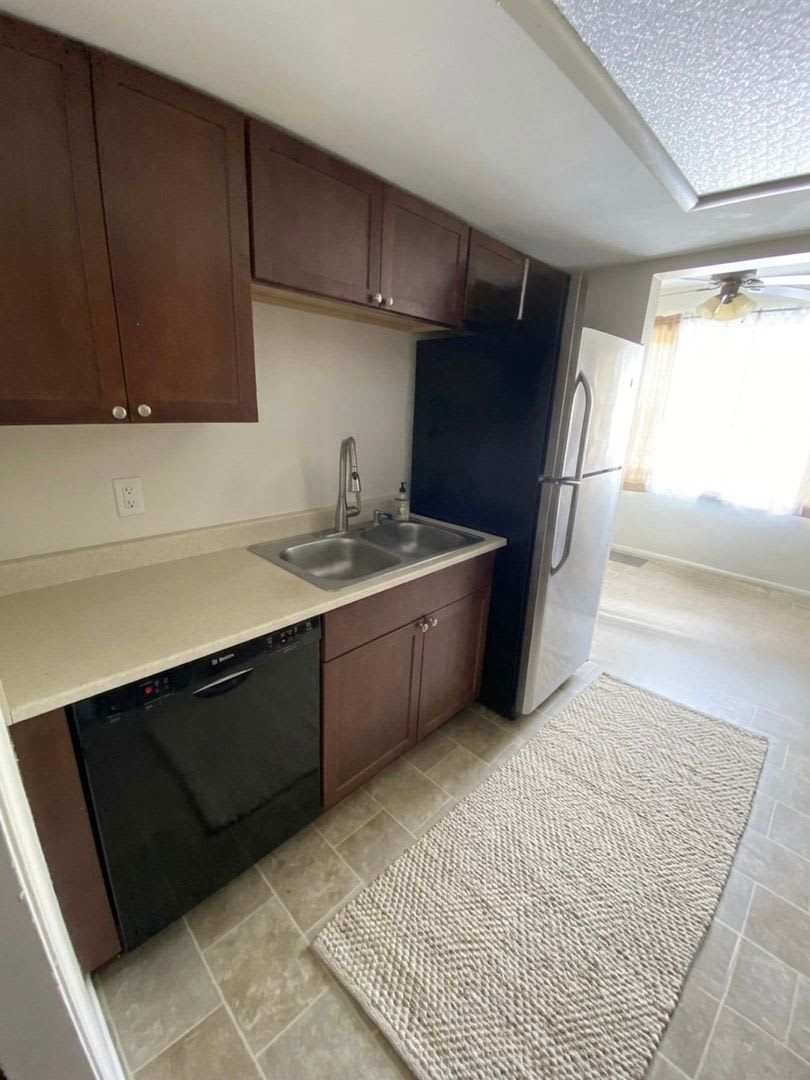Townhouse 2 Bed 2 5 Bathrooms – photo 4