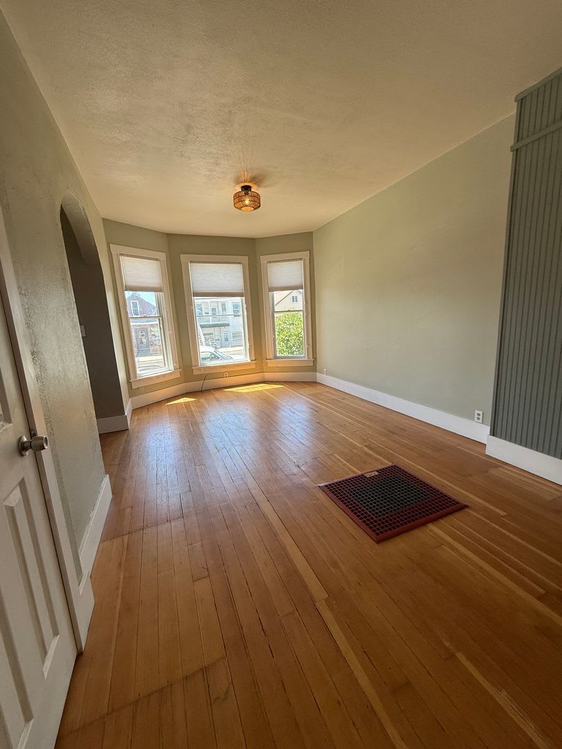 This charming property at 1005 W Park St in walking distants to Montana Tech. – photo 5