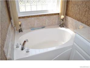 425 Longwood Dr – photo 2