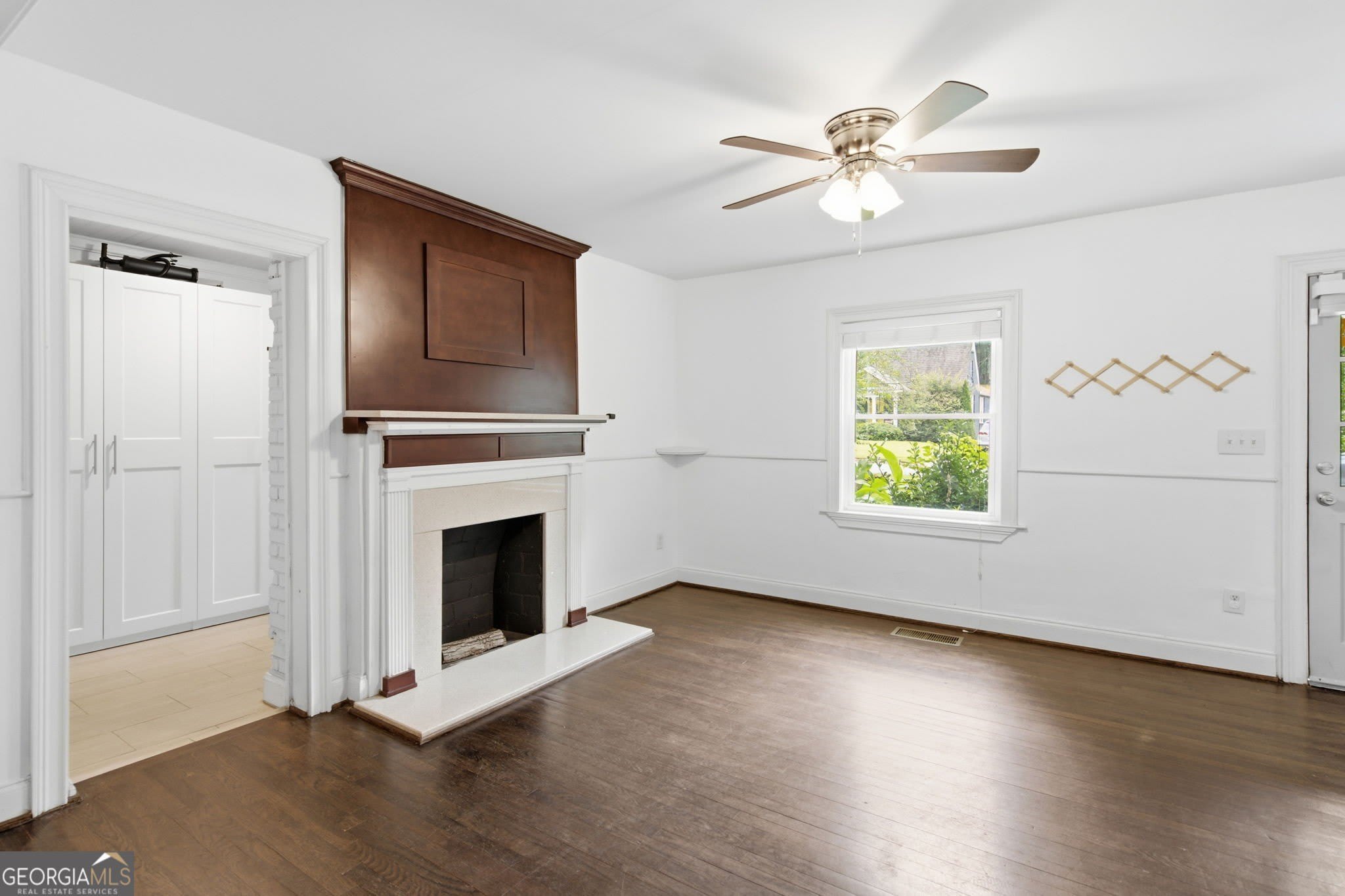 1669 Emerald Avenue SW – photo 5
