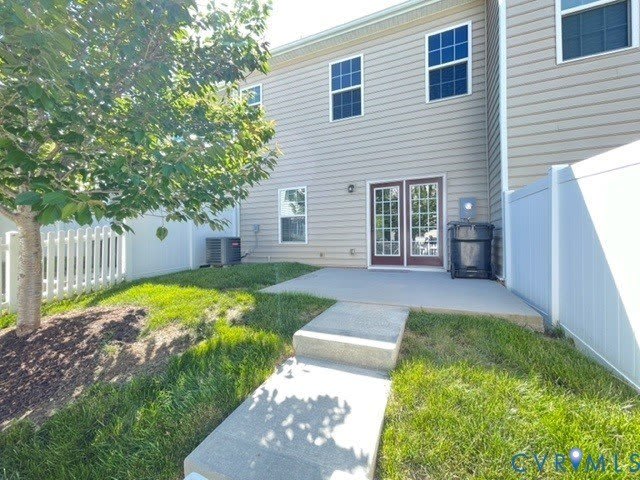 8107 Creekside Village Drive – photo 3