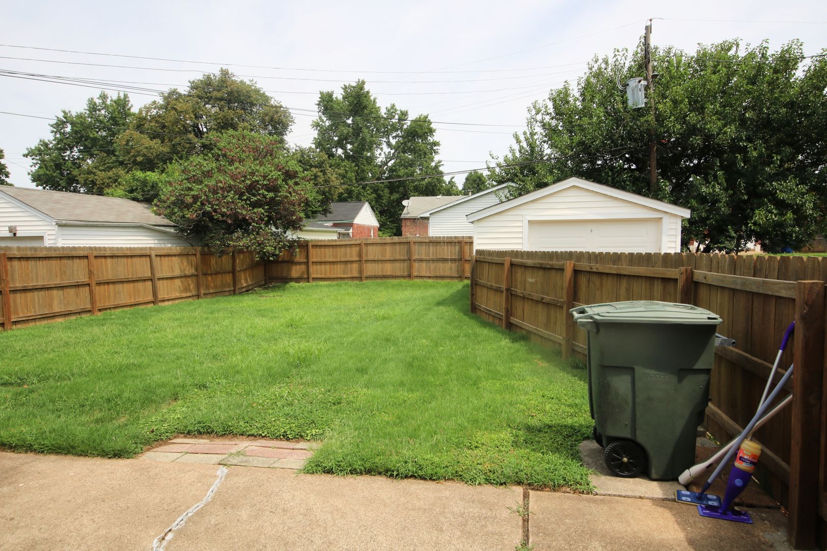 Beautiful 2 Bed/2 Bath Home for Rent – photo 3