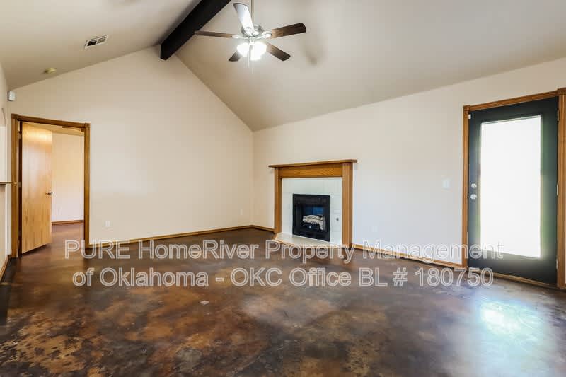 11101 SW 6th St – photo 2