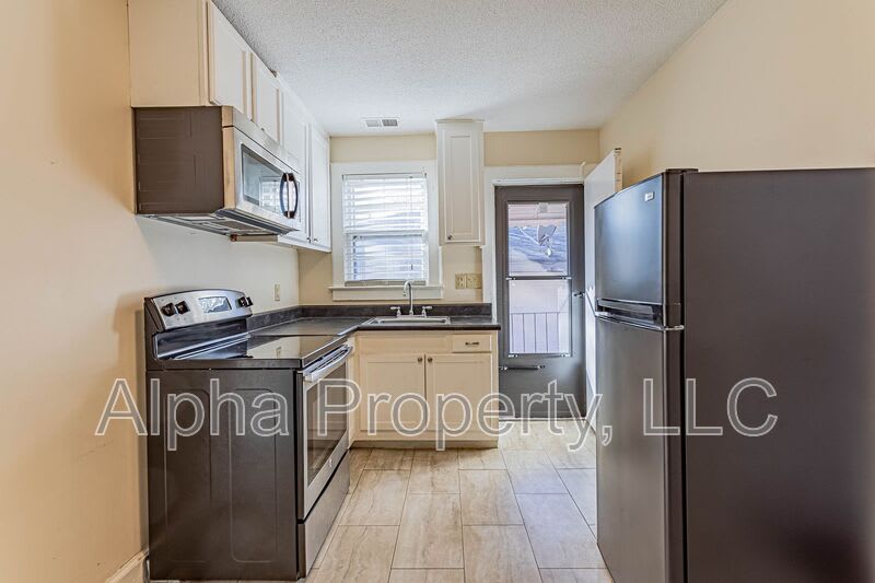 1315 E Washington St – photo 4