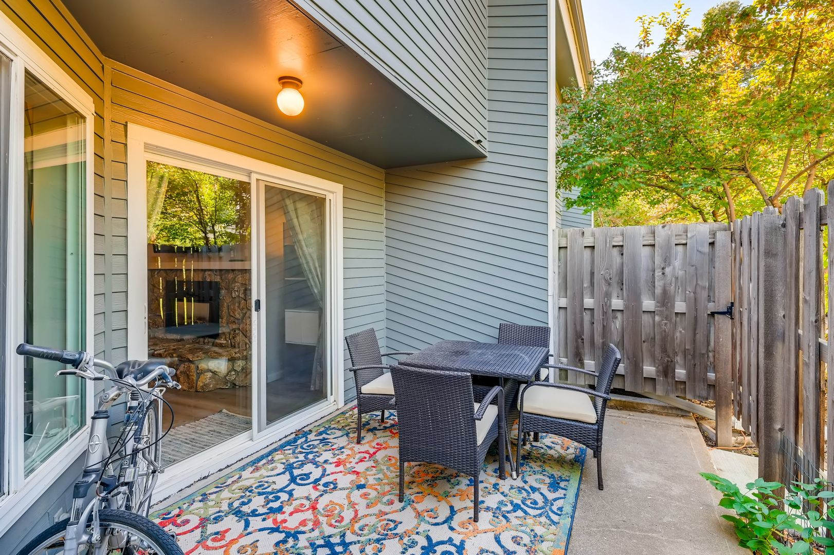 Outstanding 2 BDR With Dedicated Office – photo 4