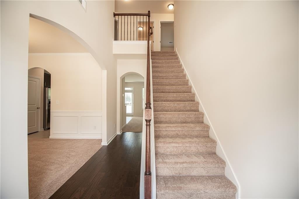 5863 Krim Drive – photo 4