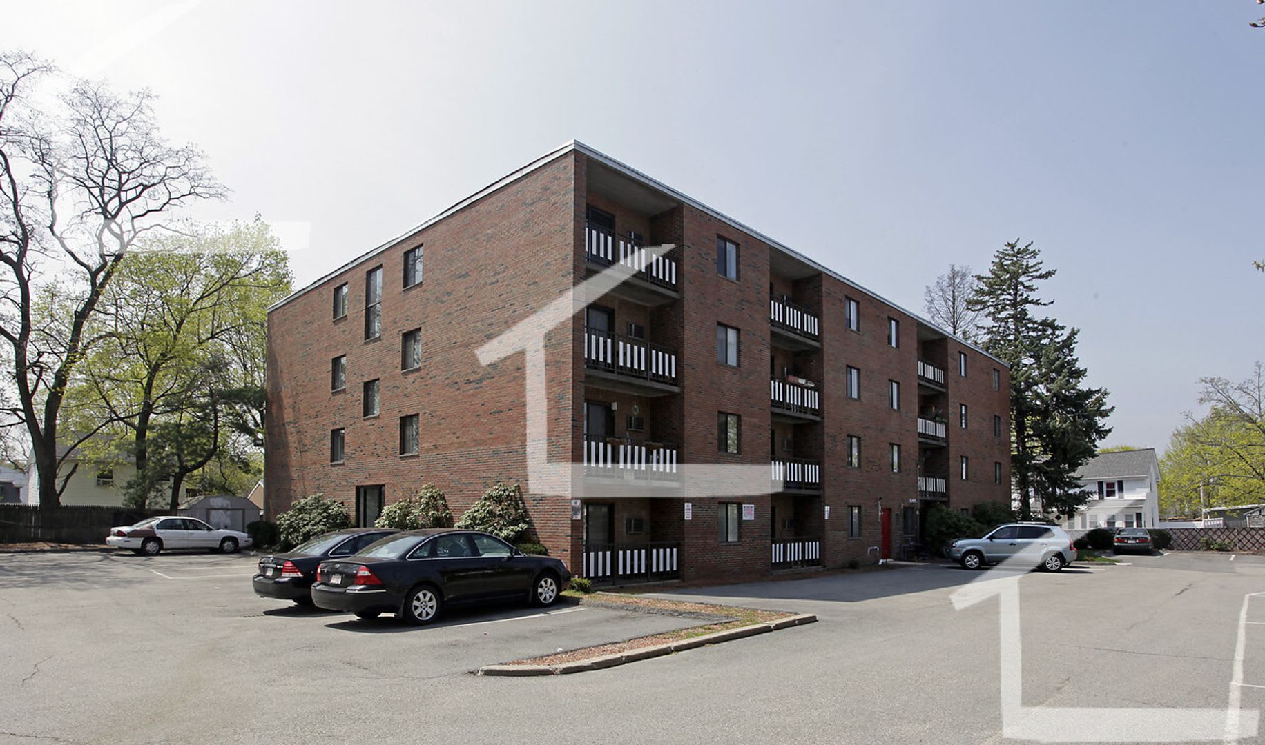 2bed in Newton – photo 1