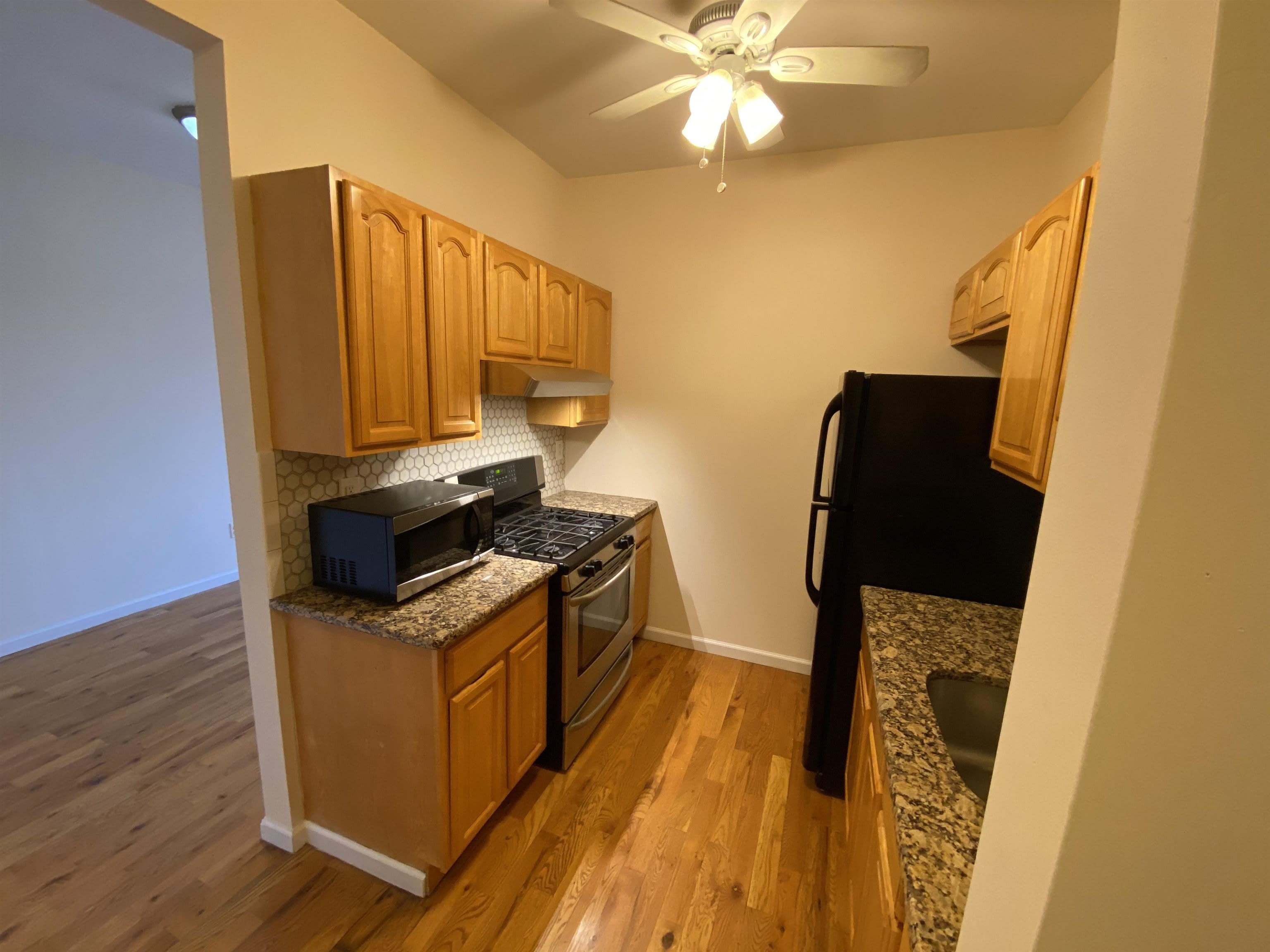 391 BROADWAY – photo 2