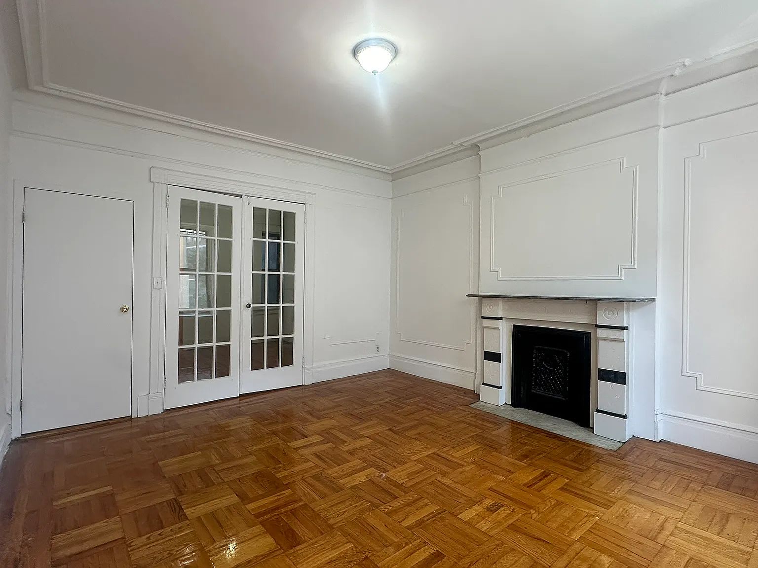 309 W 54th St Apt 3A – photo 2