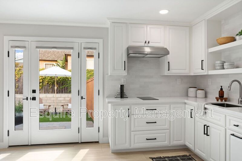 280 E. LOOP DR. – photo 2