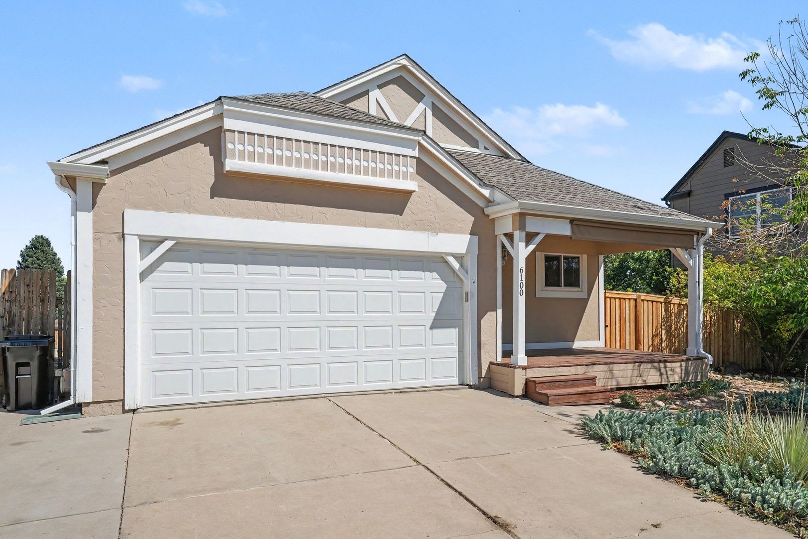 Welcome Home to Your New Arvada Home.... with fantastic outdoor space! Available NOW!! – photo 2