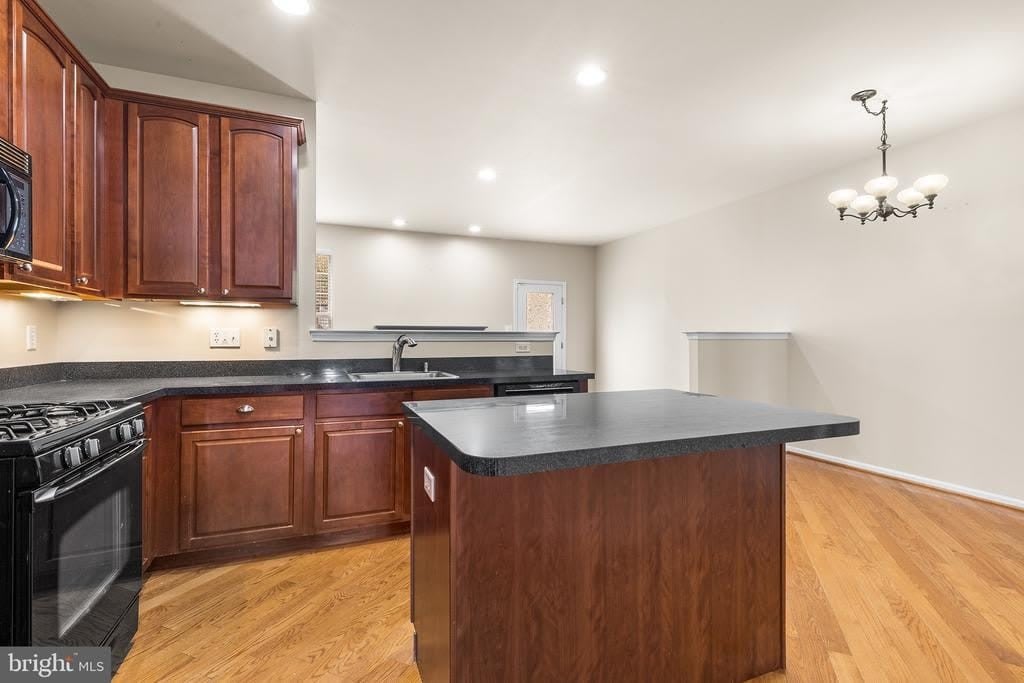 271 YORKTOWN COURT – photo 5