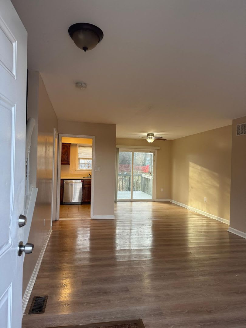 Recently Renovated 2 Bed 1 Bath Ready To Move In ASAP – photo 1