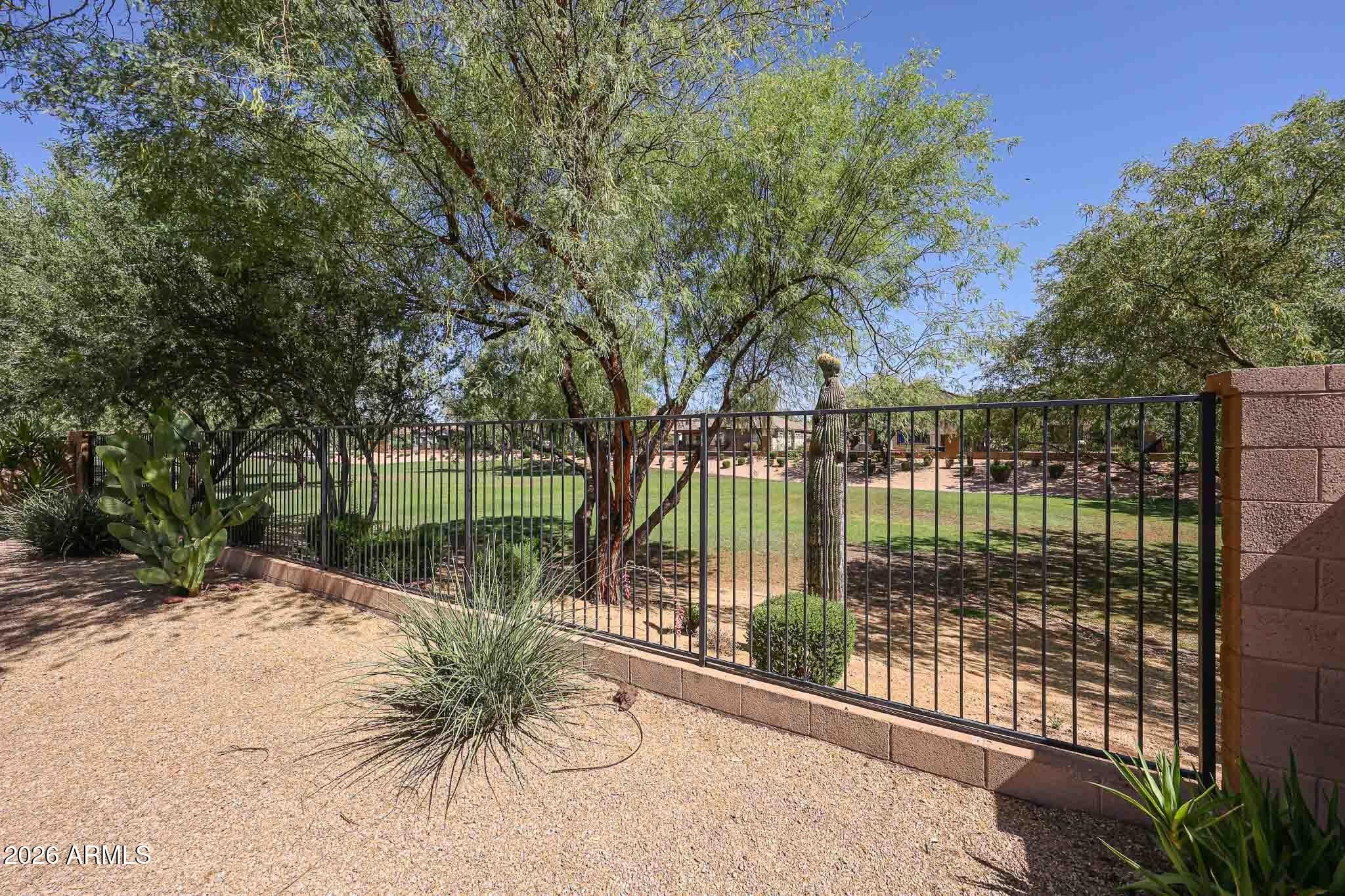 2390 W JAKE Haven – photo 2