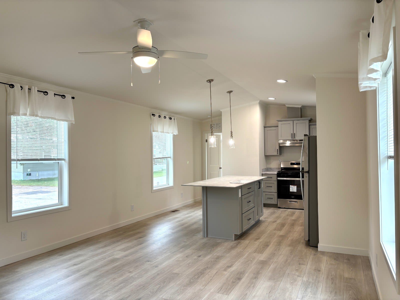 401 Lilly Ln – photo 2