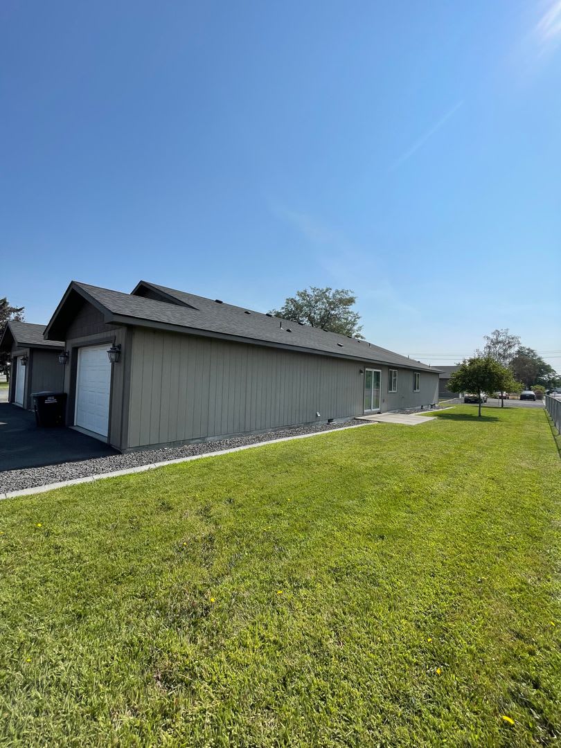 Spacious 2 Bedroom 2 Bathroom Duplex Ideal Location – photo 4