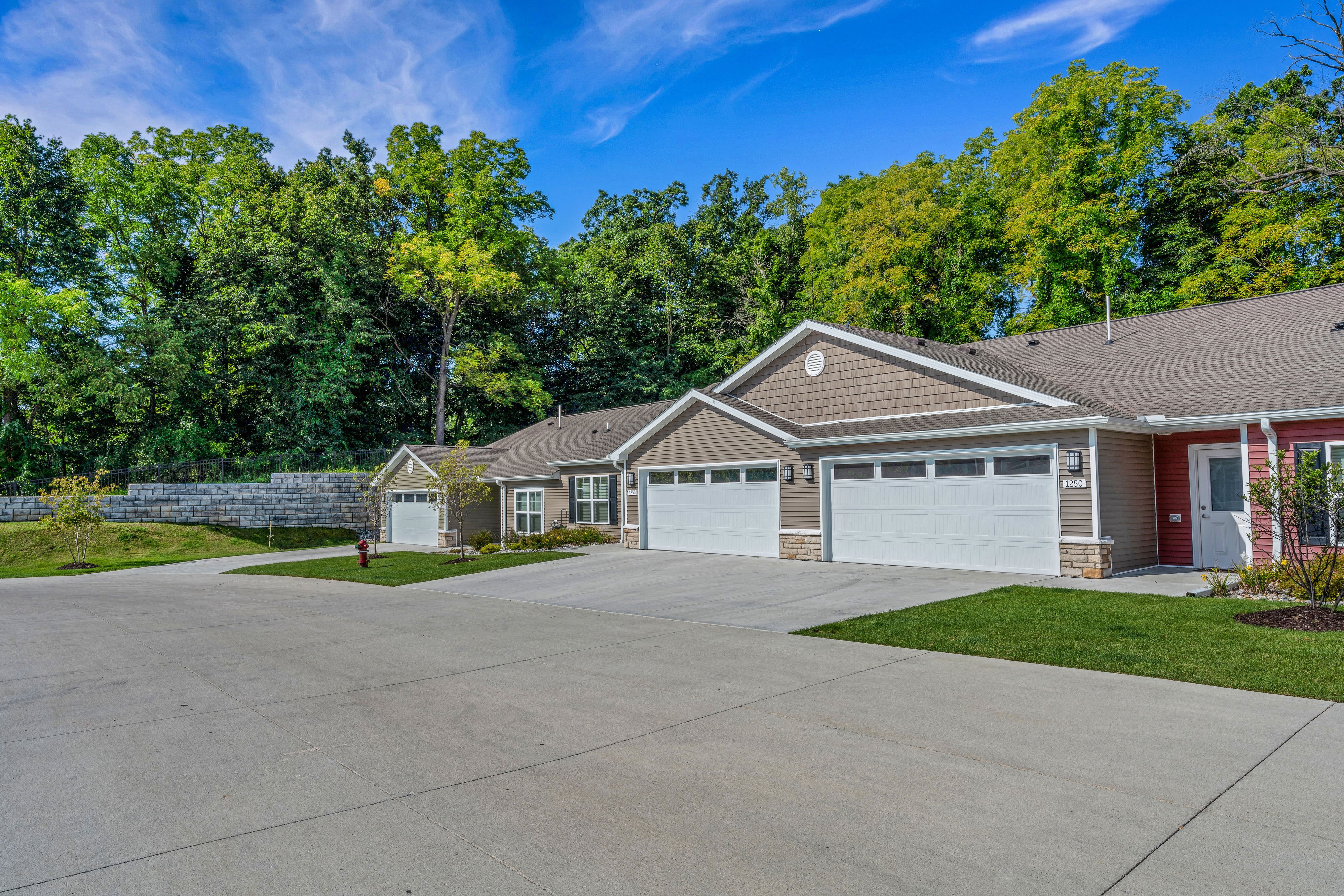 Redwood Rochester Hills – photo 2