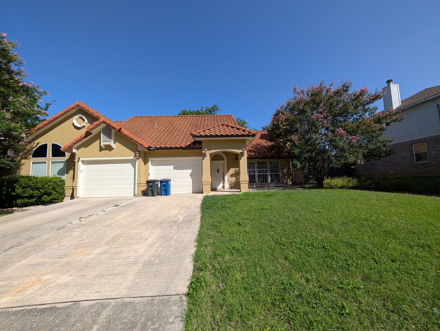 1/1/1 Duplex in Rivertree Subdivision/ Lake Access, Pool, &amp; Playground / No Carpet / CISD – photo 2