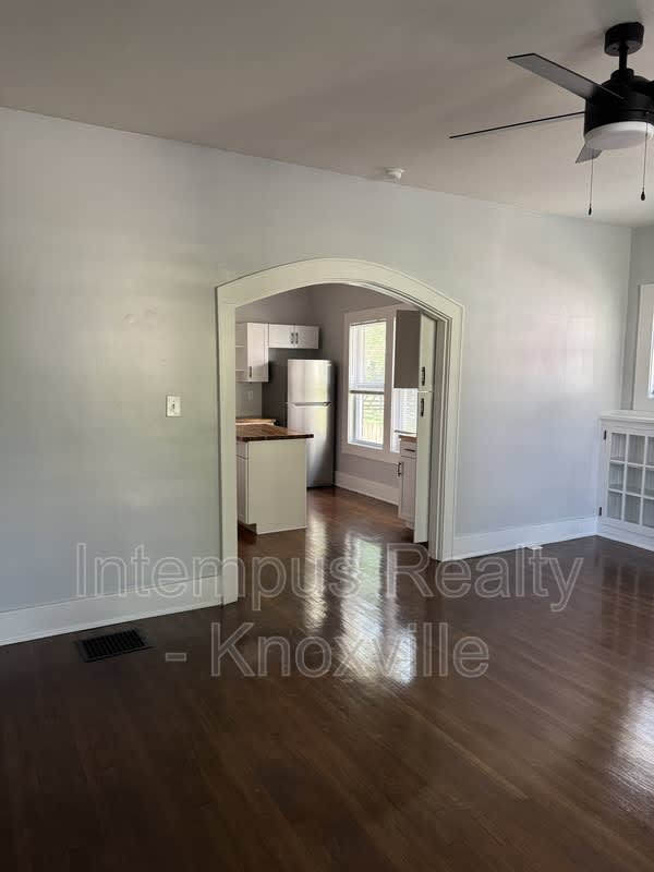 2428 Linden Ave – photo 2