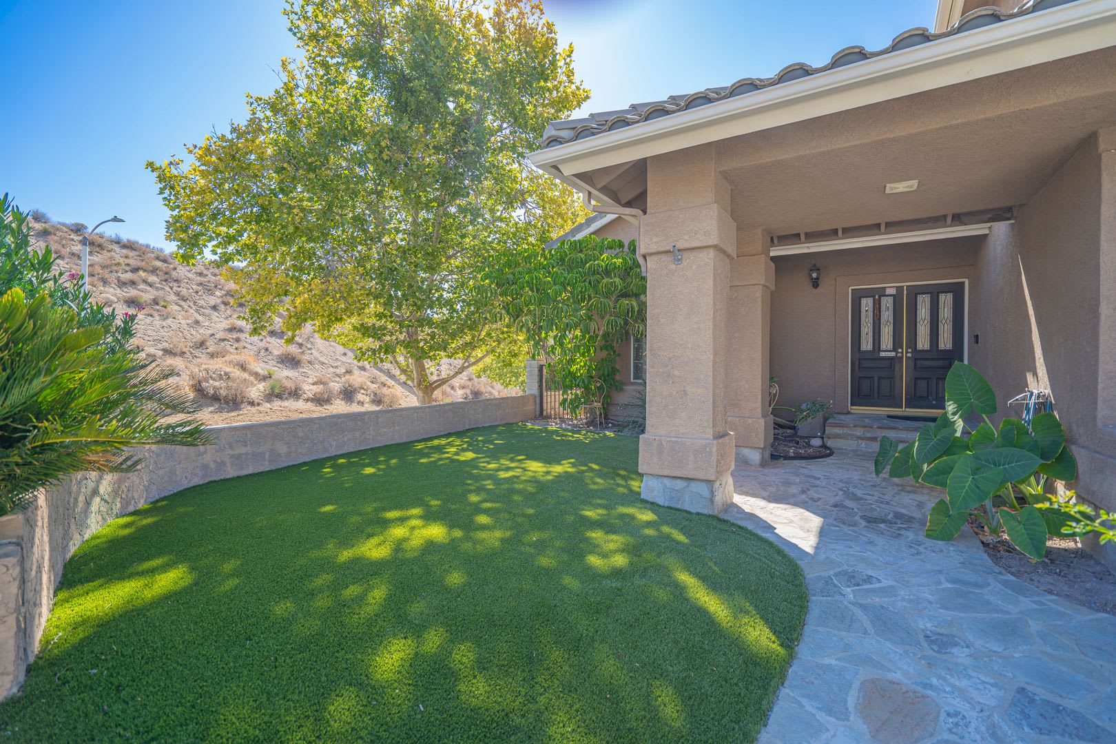 Stunning 5-Bedroom Pool Home with RV Parking and Solar in Canyon Country! – photo 2