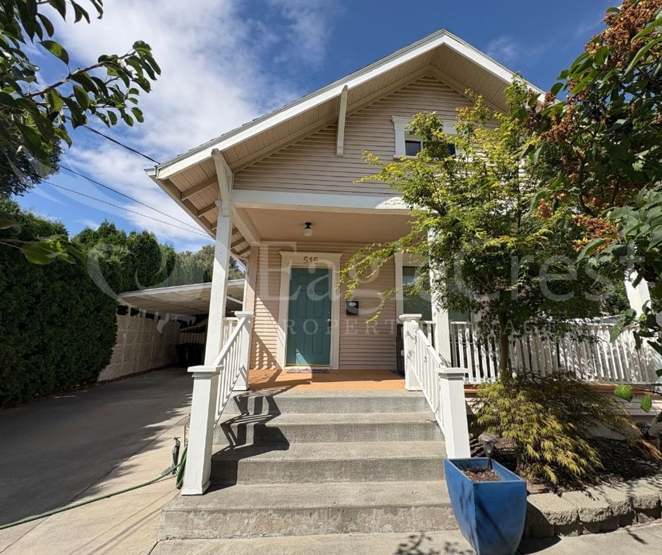 Three Bedroom, Two Bathroom House Near Sharpstein Elementary – photo 3