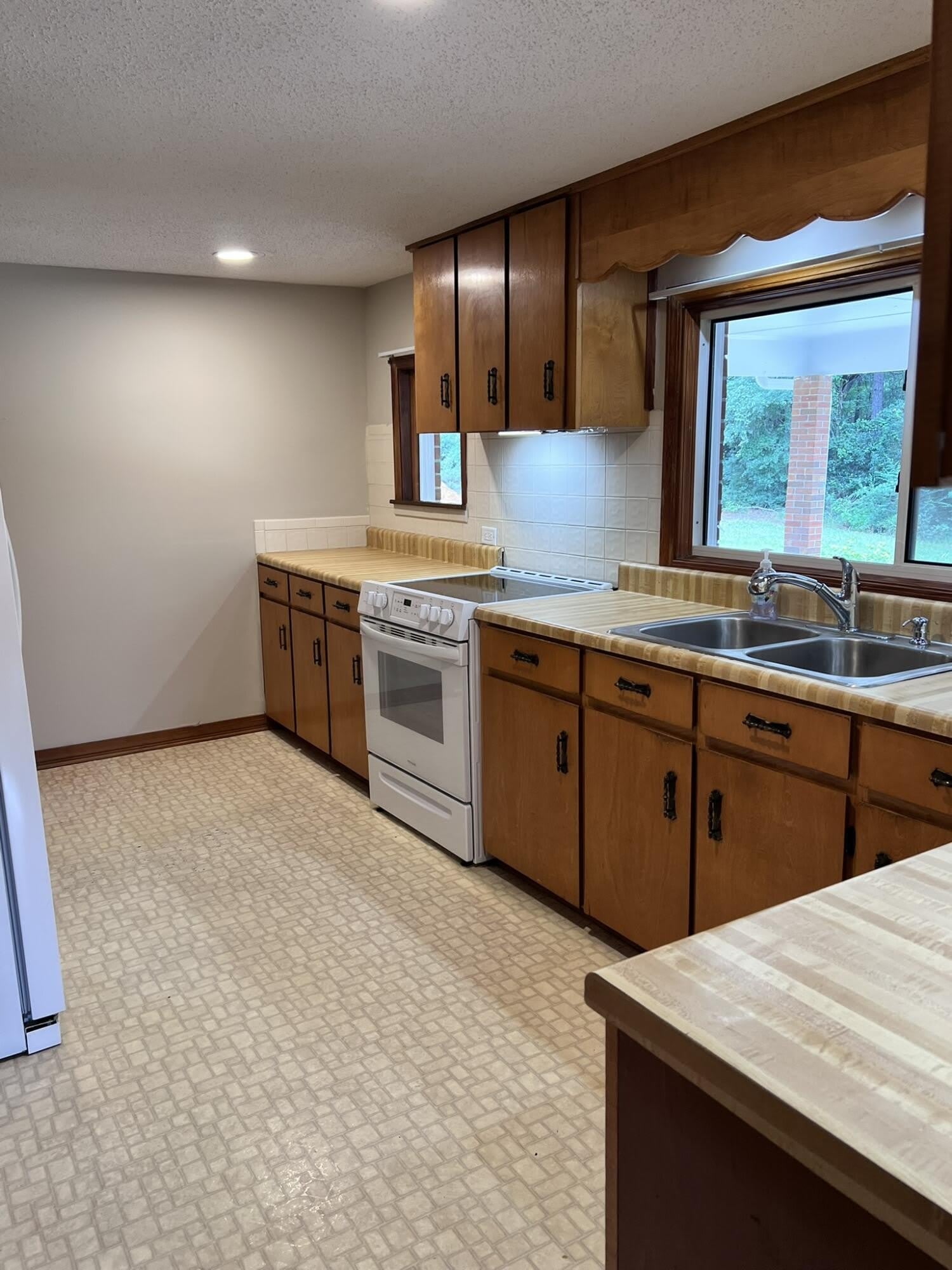 5246 Old River Road – photo 3