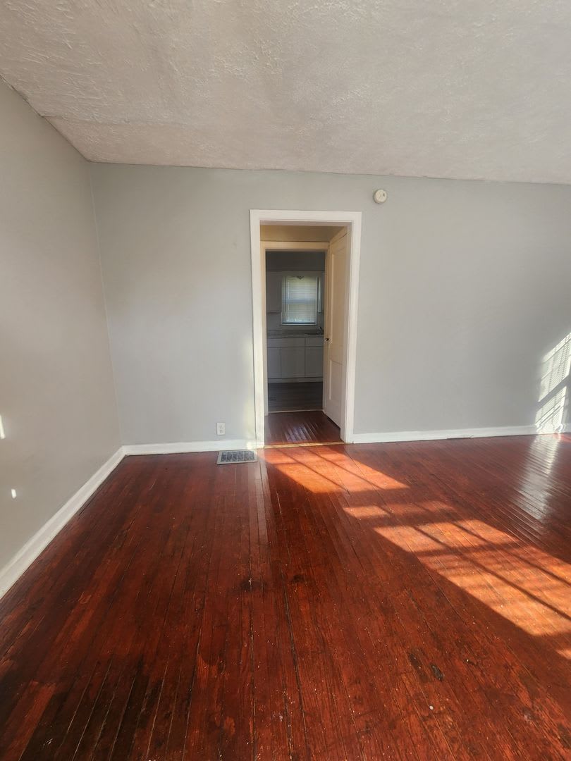 Newly Remolded Spacious Two Bedroom Single Family Near 38Th And Sherman – photo 3