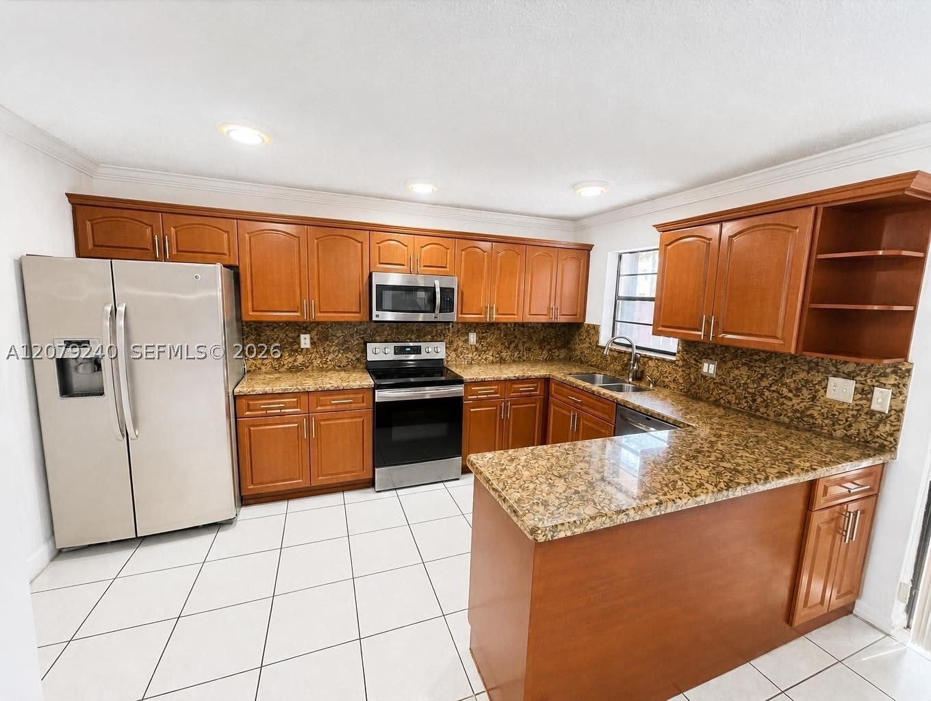 8215 SW 23rd Ct – photo 5