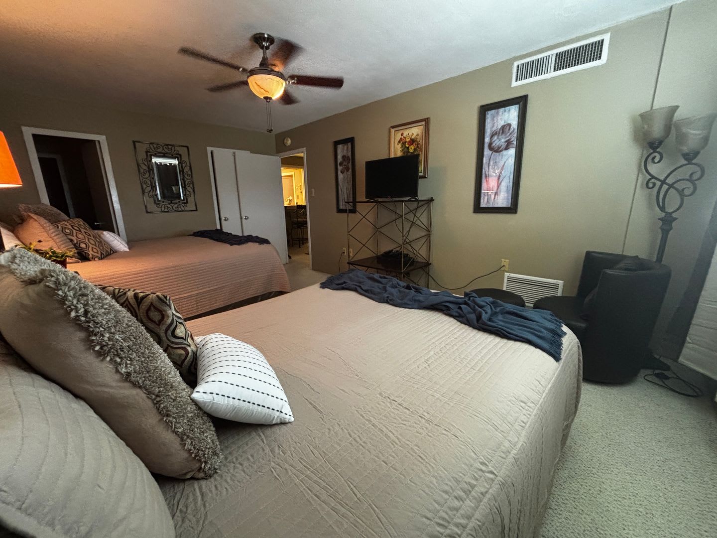 Beacon Manor – photo 3