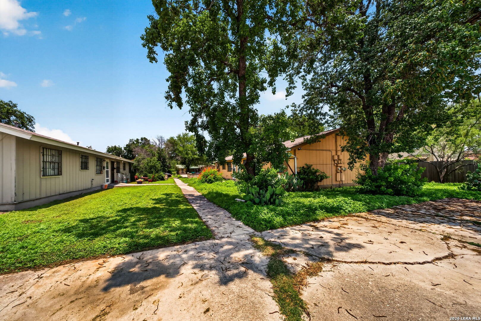 208 BEXAR DR – photo 2